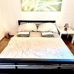 Jasmin B Hostal